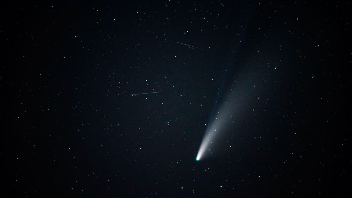 Cometa Nishimura recupera sua cauda após perder parte dela Canaltech