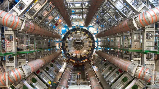 Como acasos e descobertas guiaram os cientistas do CERN ao Bóson de Higgs