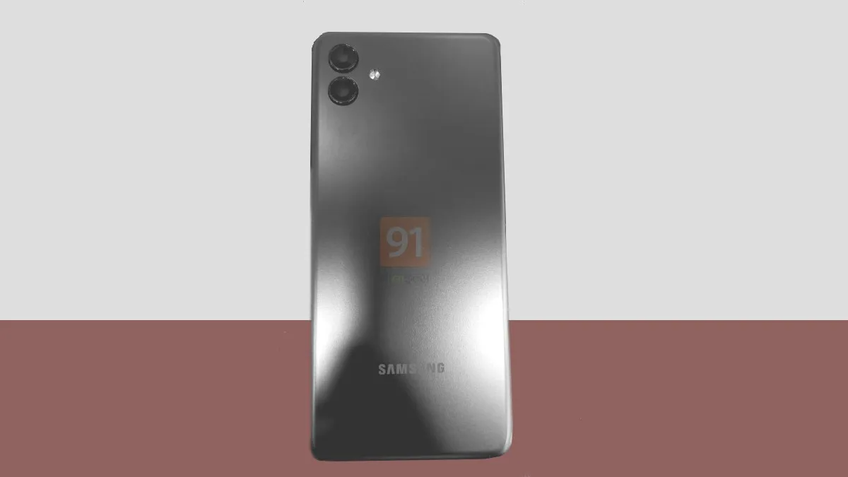Samsung Galaxy M13 5G na cor preta