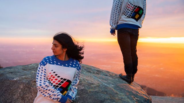 Microsoft vai distribuir suéter de Natal do Windows 95