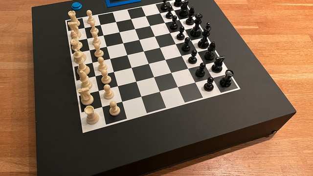 r usa Arduino para criar tabuleiro de xadrez robotizado