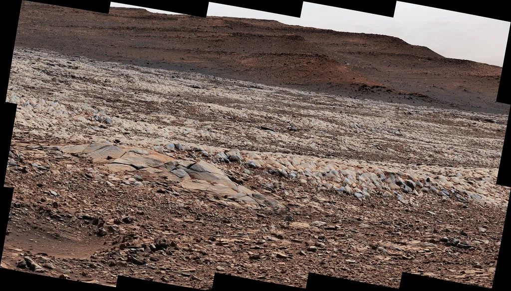 A equipe da missão apelidou a região com rochas afiadas de "costas de jacaré" (Imagem: Reprodução/NASA/JPL-Caltech/MSSS)