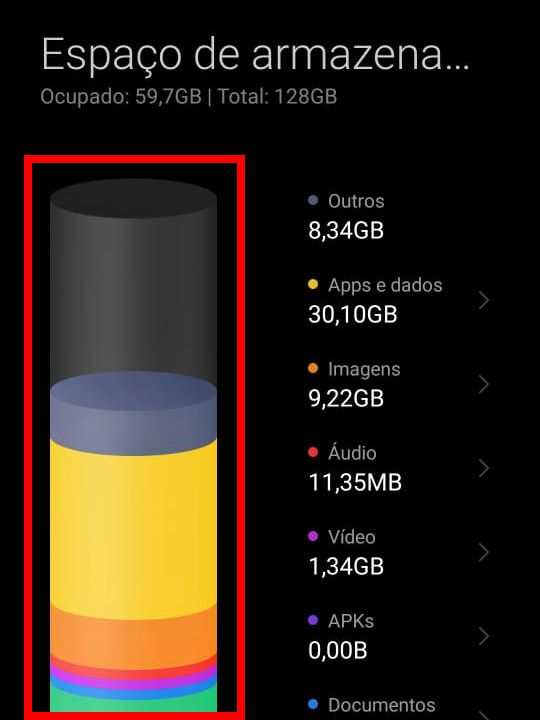 À esquerda, você pode visualizar a relação de dados armazenados no aparelho (Captura de tela: Matheus Bigogno)