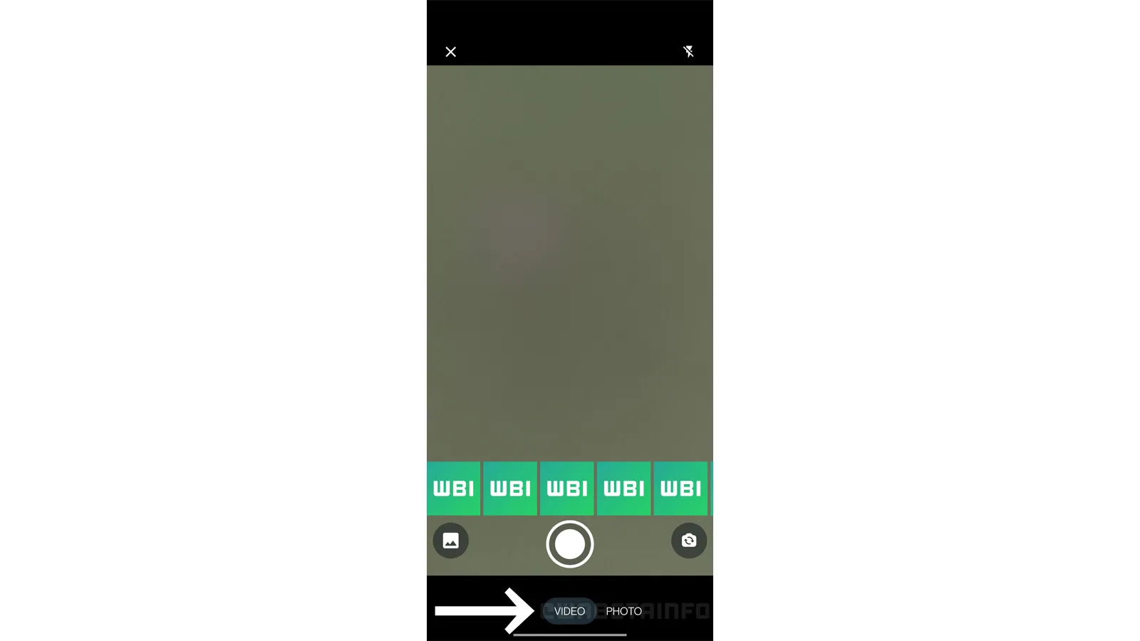 O alternador na parte de baixo da tela permite trocar do modo vídeo para o modo foto (Imagem: Reprodução/WABetaInfo)