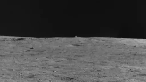 Rover encontra estrutura misteriosa em formato de cubo no lado afastado da Lua