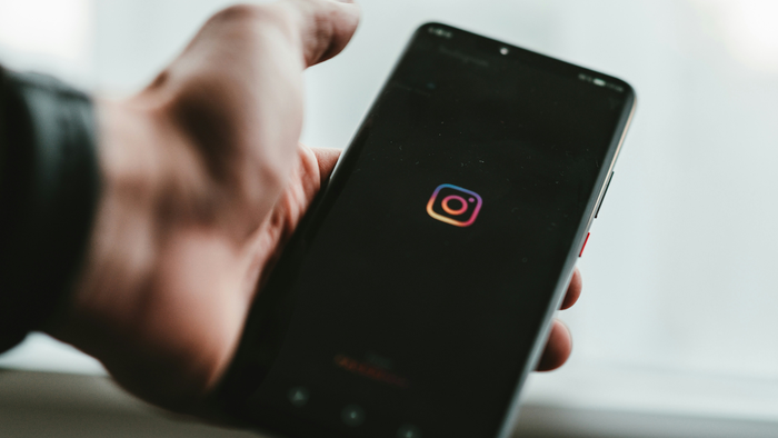 Instagram avisará pais sobre buscas por temas sensíveis feitas por adolescentes