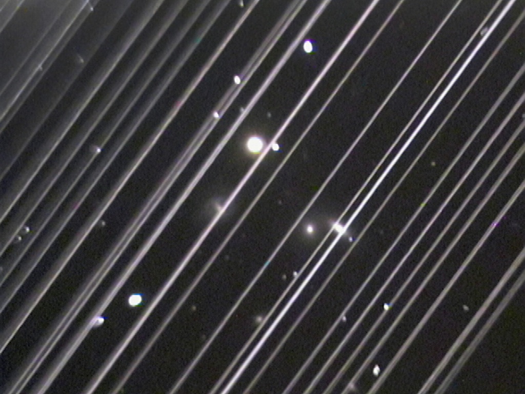 Rastros causados por satélites Starlink