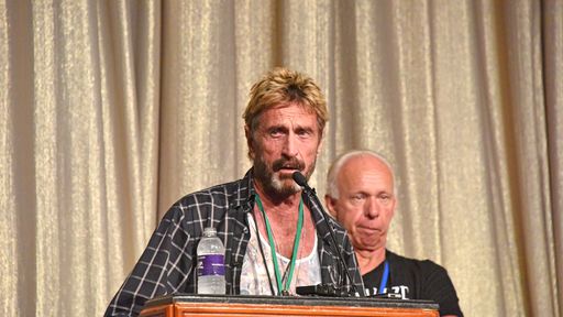 John McAfee é acusado pela Justiça dos EUA de fraude em ação com criptomoedas