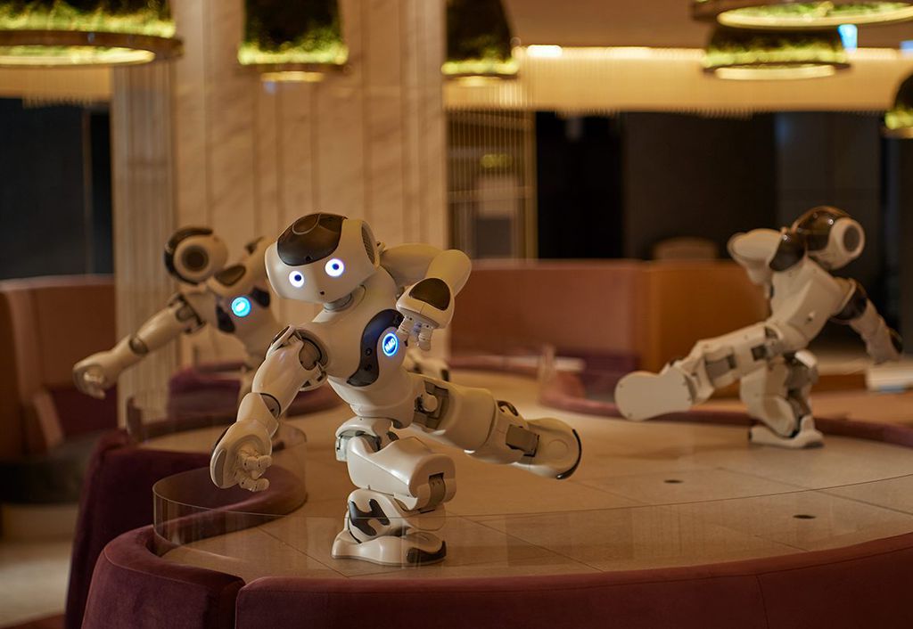 Softbank abre café em Tóquio com robôs Pepper como atendentes