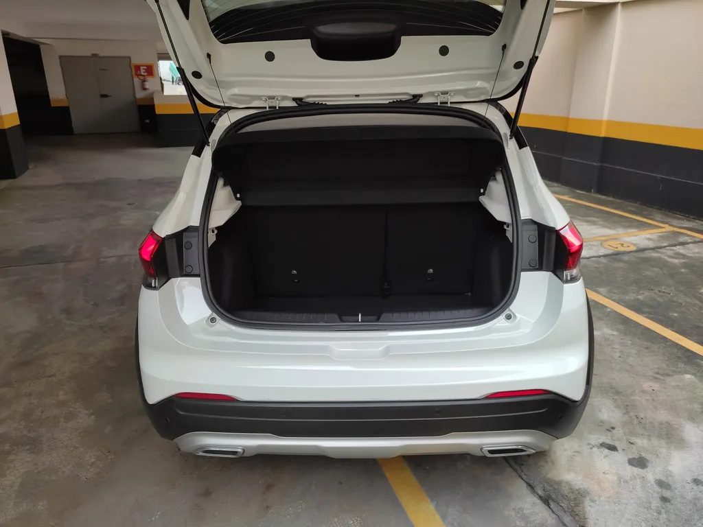 Fiat diz que o porta-malas do Pulse tem 370 litros, mas parece menos (Imagem: Felipe Ribeiro/Canaltech)