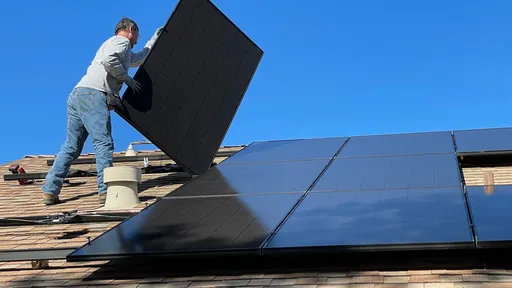 Como funciona uma placa solar residencial?