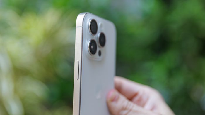 Receita faz leilão de iPhone 15 por R$922; veja como dar um lance