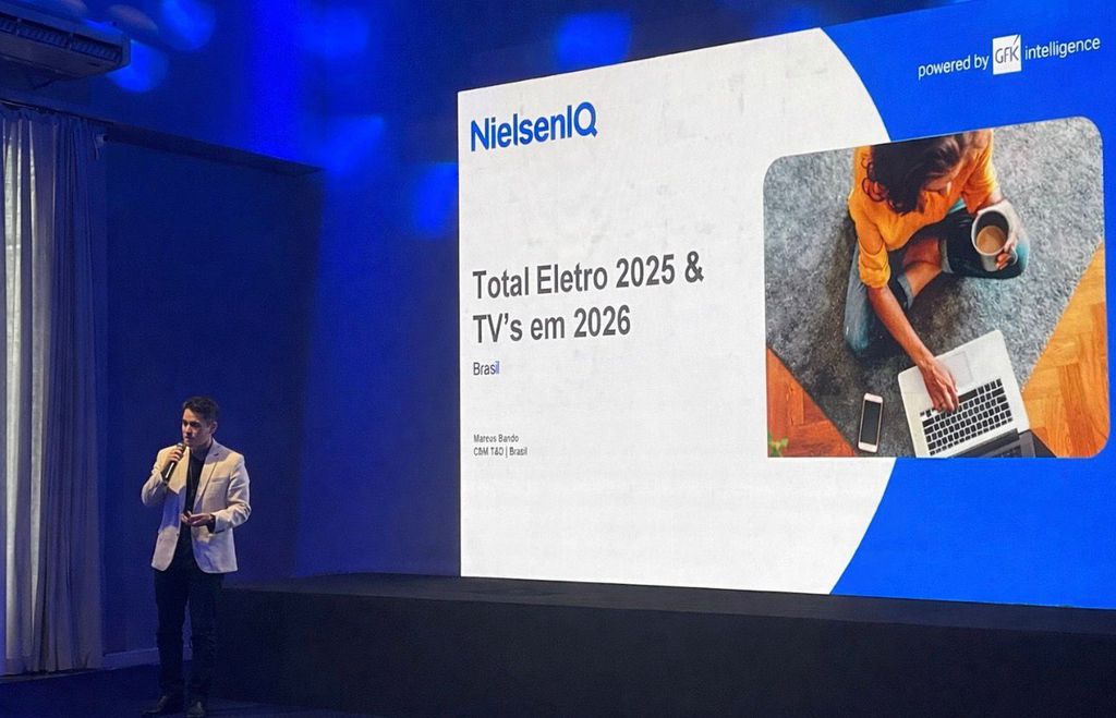 Especialista da NielsenIQ, Mateus Bando, destaca que um dos motores que impulsionam o mercado de TV será o resultado das vendas no Nordeste e Norte, além do Centro-Oeste