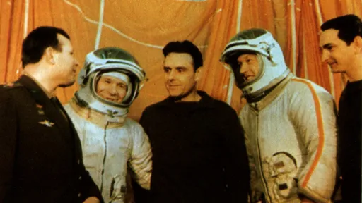 Como os cosmonautas foram treinados para os primeiros voos espaciais tripulados?