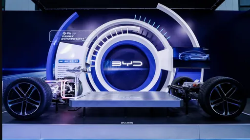 Nova plataforma da BYD promete autonomia de 1.000 km para carro-conceito