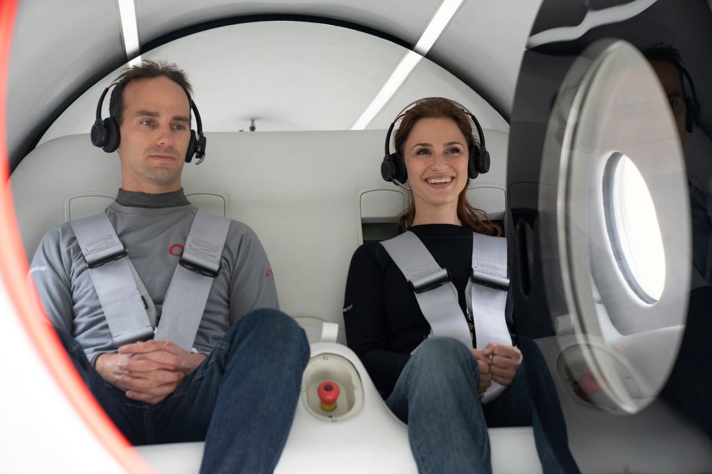 Pod levou dois passageiros nos testes (Imagem: Reprodução/Virgin Hyperloop)