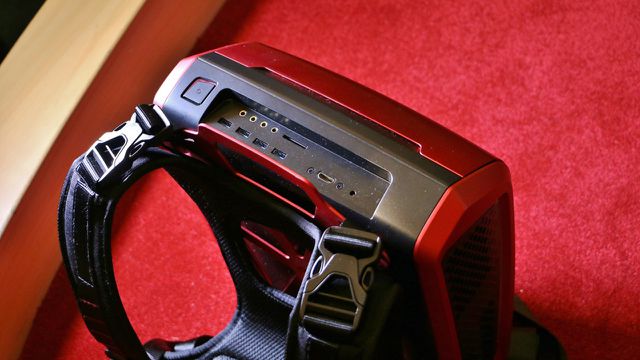 MSI anuncia computador-mochila para games e realidade virtual