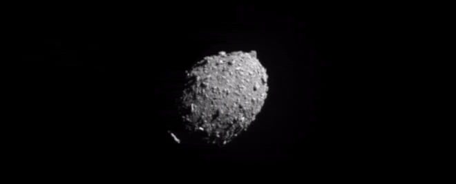 Animação com as últimas fotos do asteroide Dimorphos enviadas pela DART antes de o sinal ser perdido (Imagem: Reprodução/NASA/John Hopkins APL)