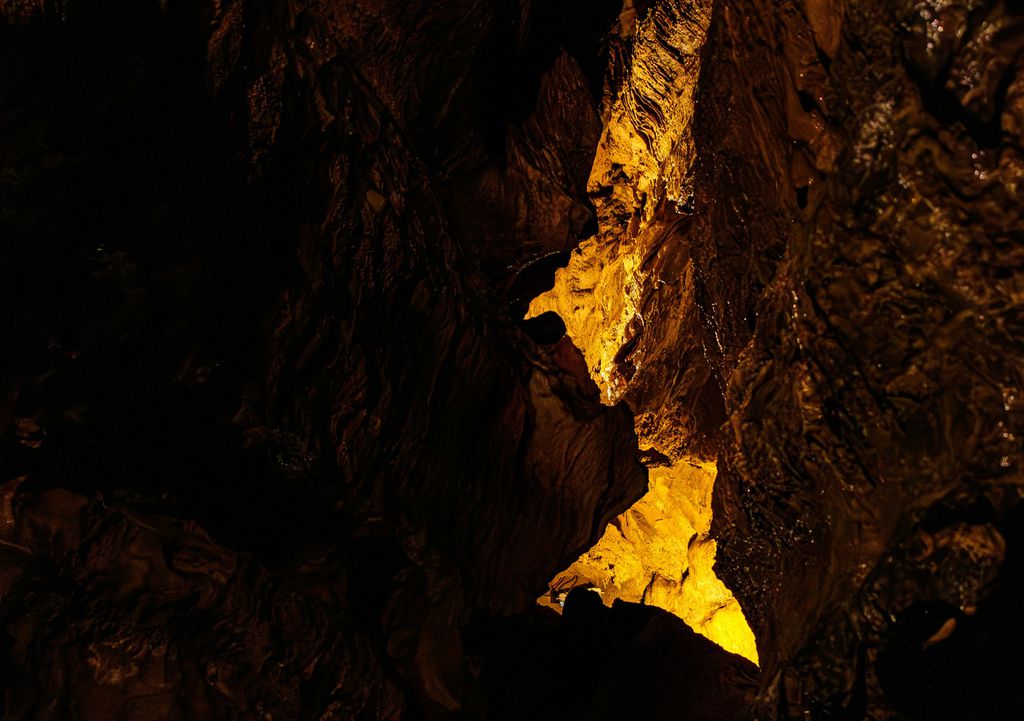 Ouro em caverna