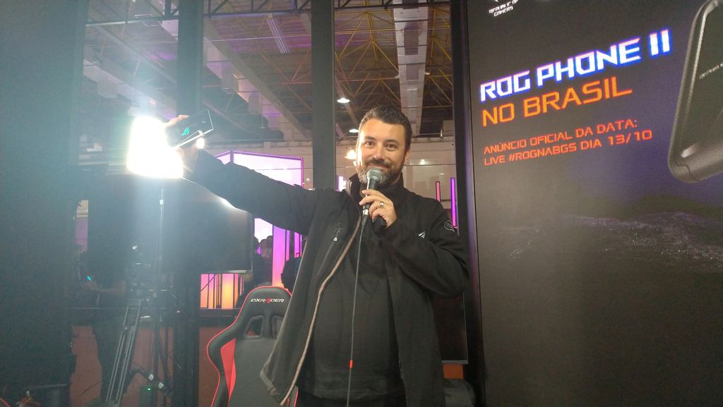 Marcel Campos apresenta o RoG Phone II (Foto: Rafael Arbulu/Canaltech)
