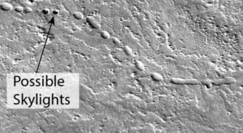 Possível tubo de lava em imagem da Mars Reconnaissance Orbiter (Imagem: Mars Reconnaissance Orbiter/NASA)