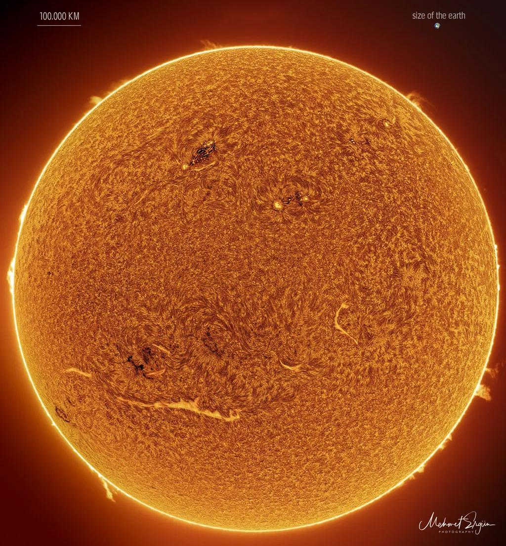 Sol acompanhado de filamentos, proeminências, manchas solares e mais (Imagem: Reprodução/Mehmet Ergün)