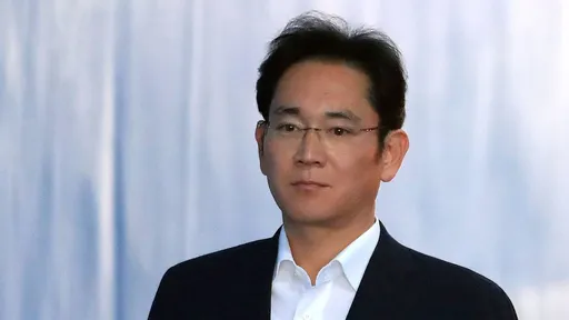 Herdeiro da Samsung deixa prisão após um ano