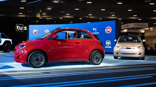 CES 2022 | Fiat 500 recebe atualização e ganha duas novas versões; veja quais