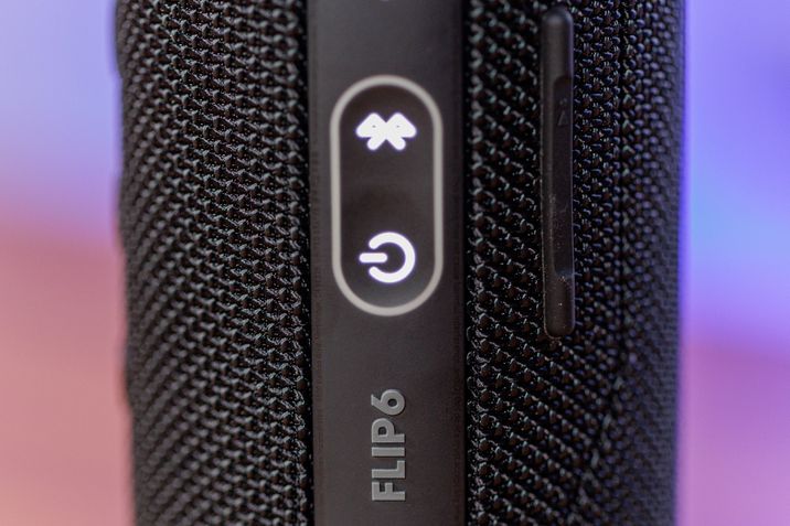 JBL Flip 6 botões