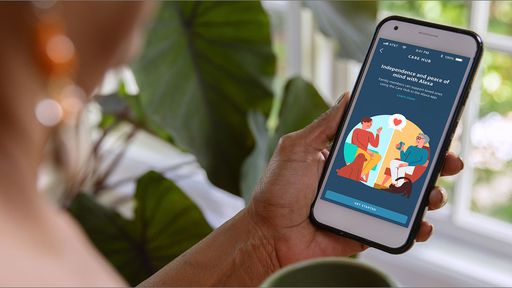 Alexa pode ser usada para cuidar de idosos e parentes a distância