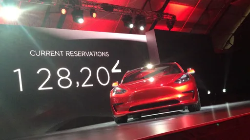 Tesla sofrerá para entregar Model 3 em dia, preveem analistas