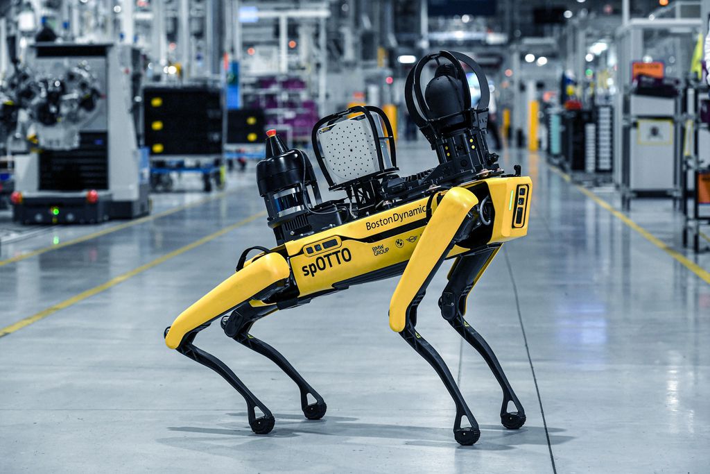 "good boy"SOTTO is an autonomous robot dog helping out at a BMW factory in the UK (Image: Disclosure/BMW Group)