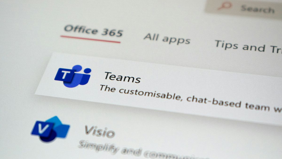 Microsoft Teams vai te 'dedurar' se não estiver no escritório; entenda