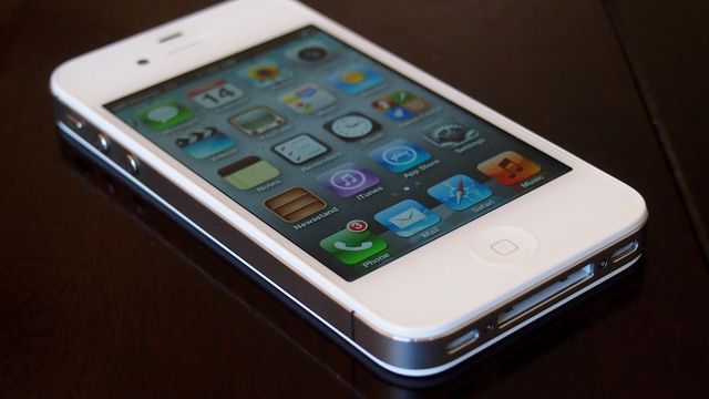Apple fecha parceria para vender iPhone 4S em 23 parcelas