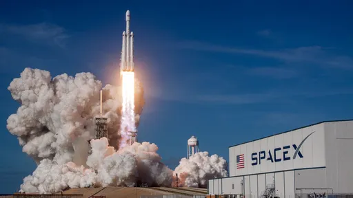 Falcon Heavy lançará em 2023 o mais pesado satélite geoestacionário comercial