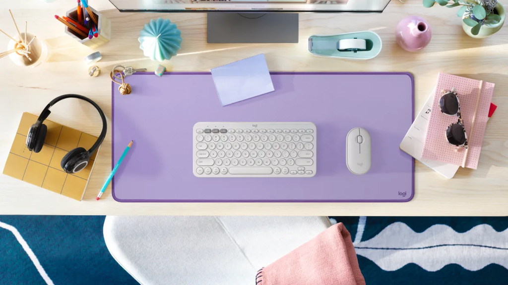 Desk Mat da linha POP ajuda a deixar qualquer mesa mais bonita (Imagem: Divulgação/Logitech)