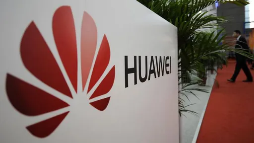Huawei some da lista de 5 maiores fabricantes de celulares da China