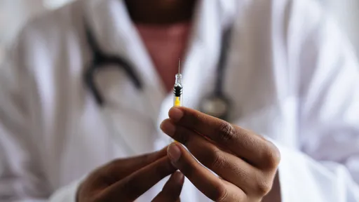 Vacinação contra COVID já evitou até 55 mil mortes no Brasil, diz Fiocruz