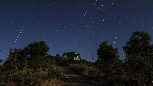 Surpresa! Chuva de meteoros inédita cairá na Terra, mas não será fácil observar