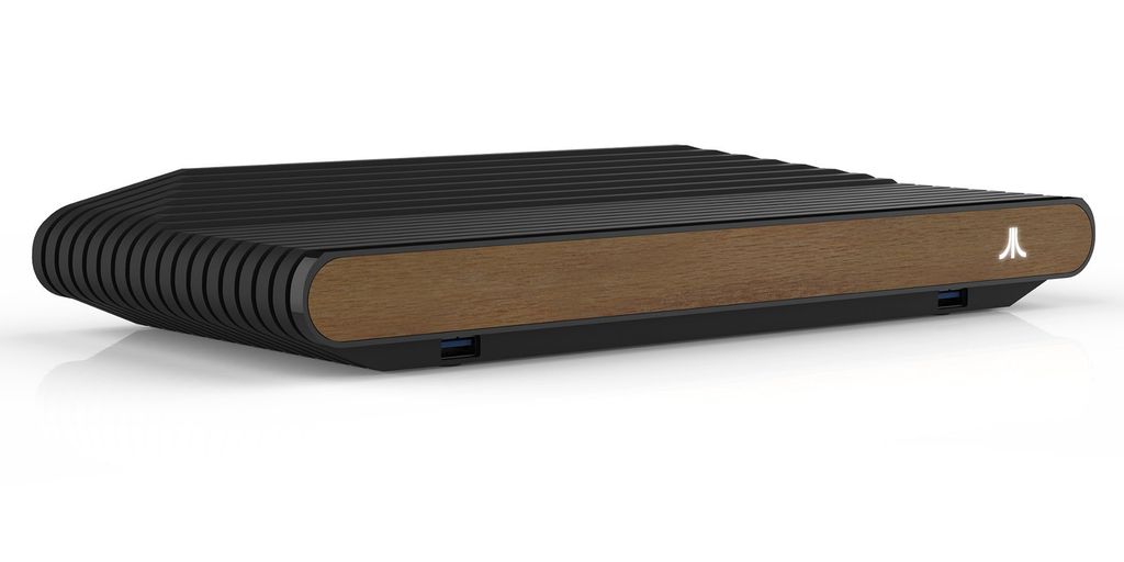 O Atari VCS, console retrô da empresa homônima, em seu novo design, pronto para chegar até o final de 2019 (Imagem: Divulgação/Atari)