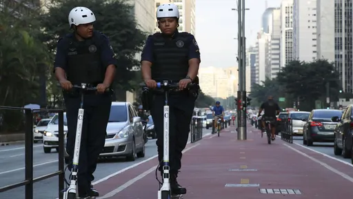 Patinetes não podem mais ser deixados na rua após novo decreto de São Paulo