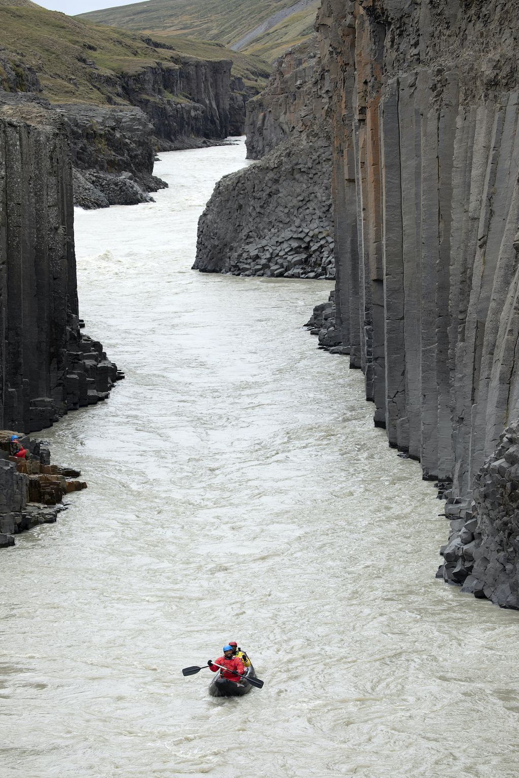 Série leva Will Smith para explorar os rios da Islândia (Imagem: Bragi Þór Jósefsson/National Geographic/Divulgação)