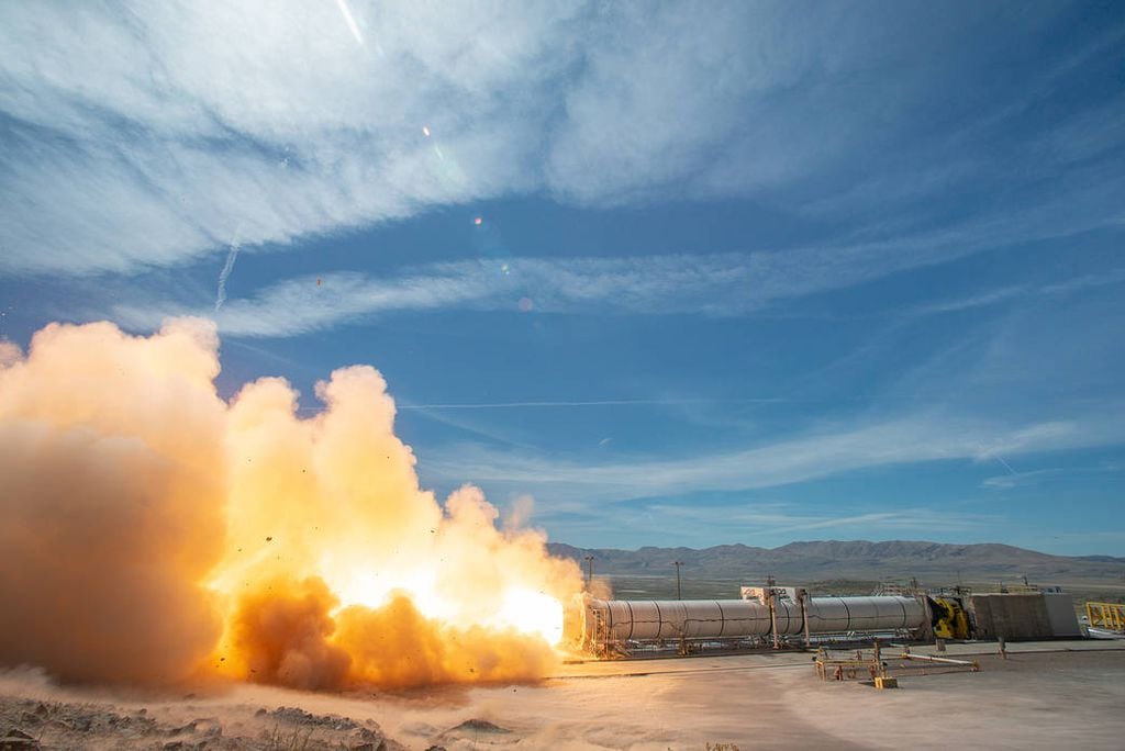 NASA Testa Propulsor Do Foguete SLS Para Missões Do Programa Artemis ...