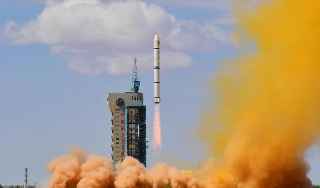 Long March 2C decolando do Centro de lançamento de Jiuquan (Imagem: Reprodução/CASC)