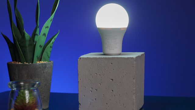 Review Elgin Smart Color | Uma lâmpada inteligente boa e barata