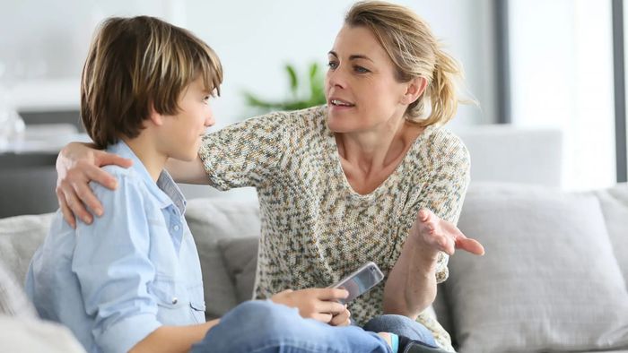 Mais de 70% dos pais brasileiros já conversaram com filhos sobre cibersegurança