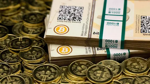 Hackers roubam US$ 65 milhões em bitcoins e obrigam suspensão de Bolsa