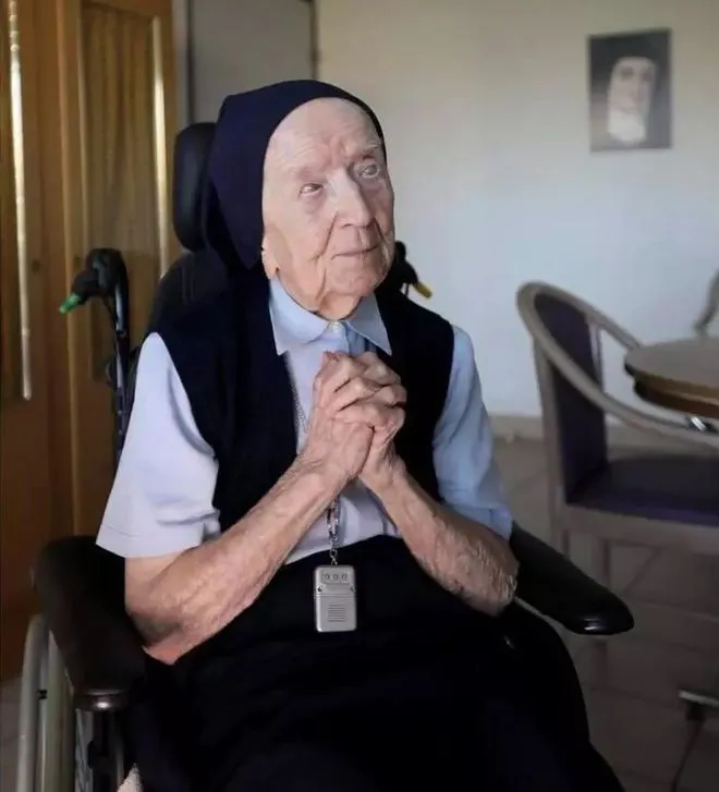 A Irmã André faleceu aos 118 anos, sendo a pessoa mais velha do mundo (Imagem: Gerontology Wiki/Domínio Público)