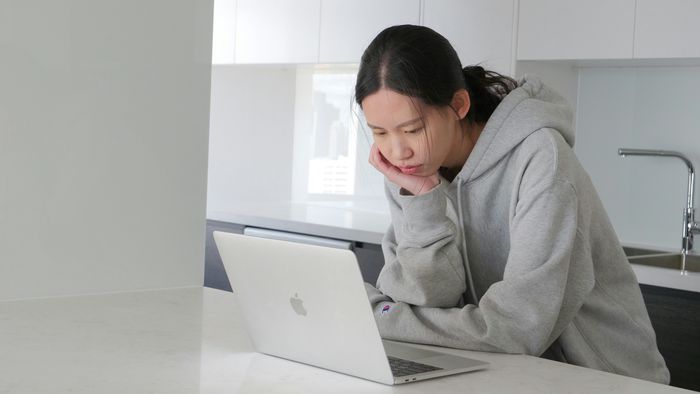 Senta direito! Inteligência artificial ajuda a consertar a postura no computador