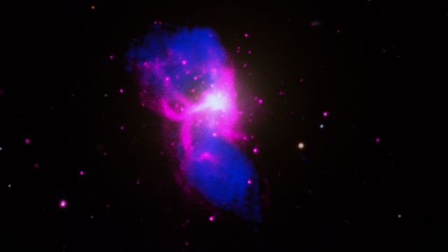 NASA/CXC/C. Bambic et al/SDSS/NSF/NRAO/VLA/ESO/N.Wolk